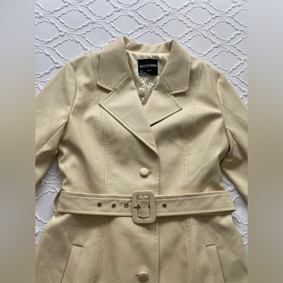 Kittenish - NWT! Cream Faux Leather Belted Trench Coat - Picture 6 of 15